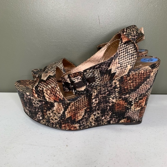 New Bcbgeneration Womens Wedge Platform Heel 7.5 - Picture 2 of 6